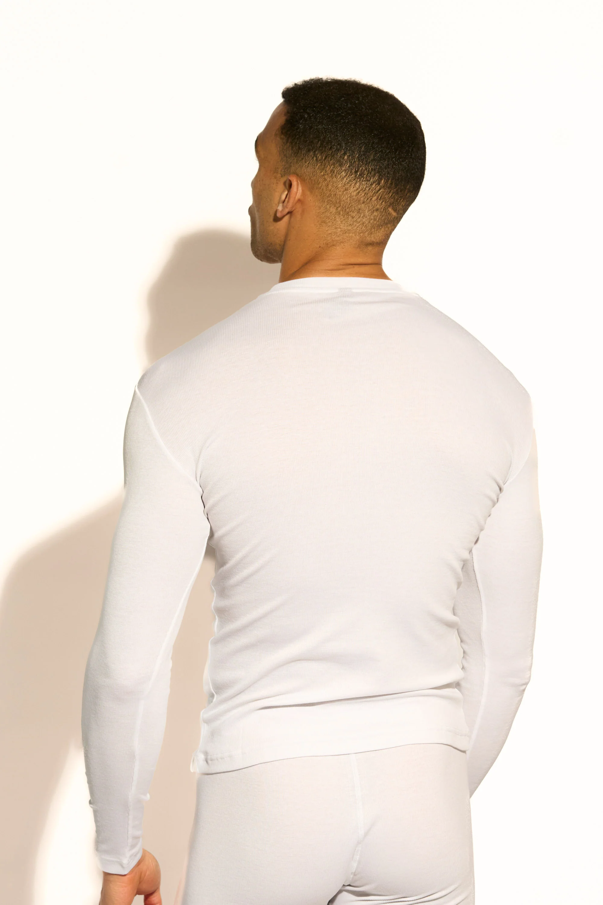 ESSENTIAL LONG SLEEVE TEE - WHITE - Image 5