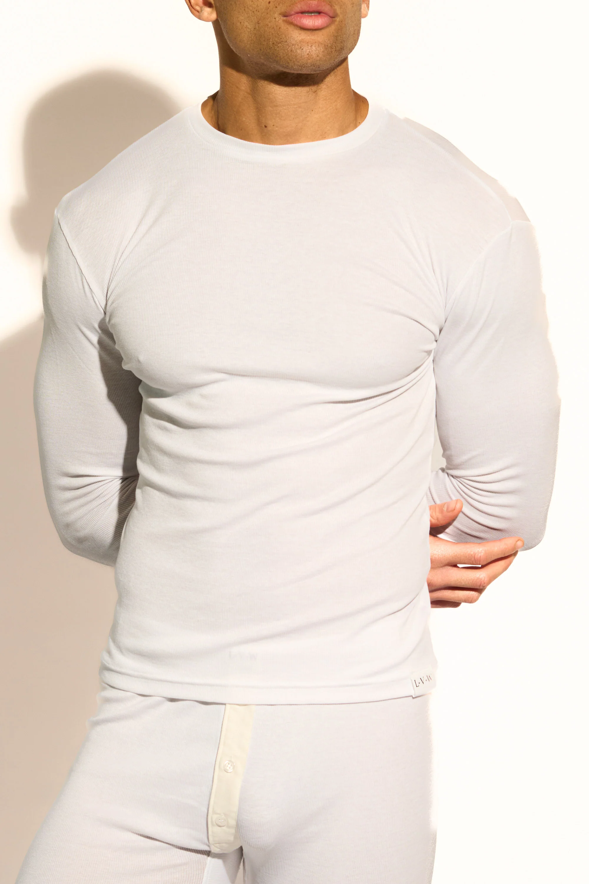 ESSENTIAL LONG SLEEVE TEE - WHITE - Image 6