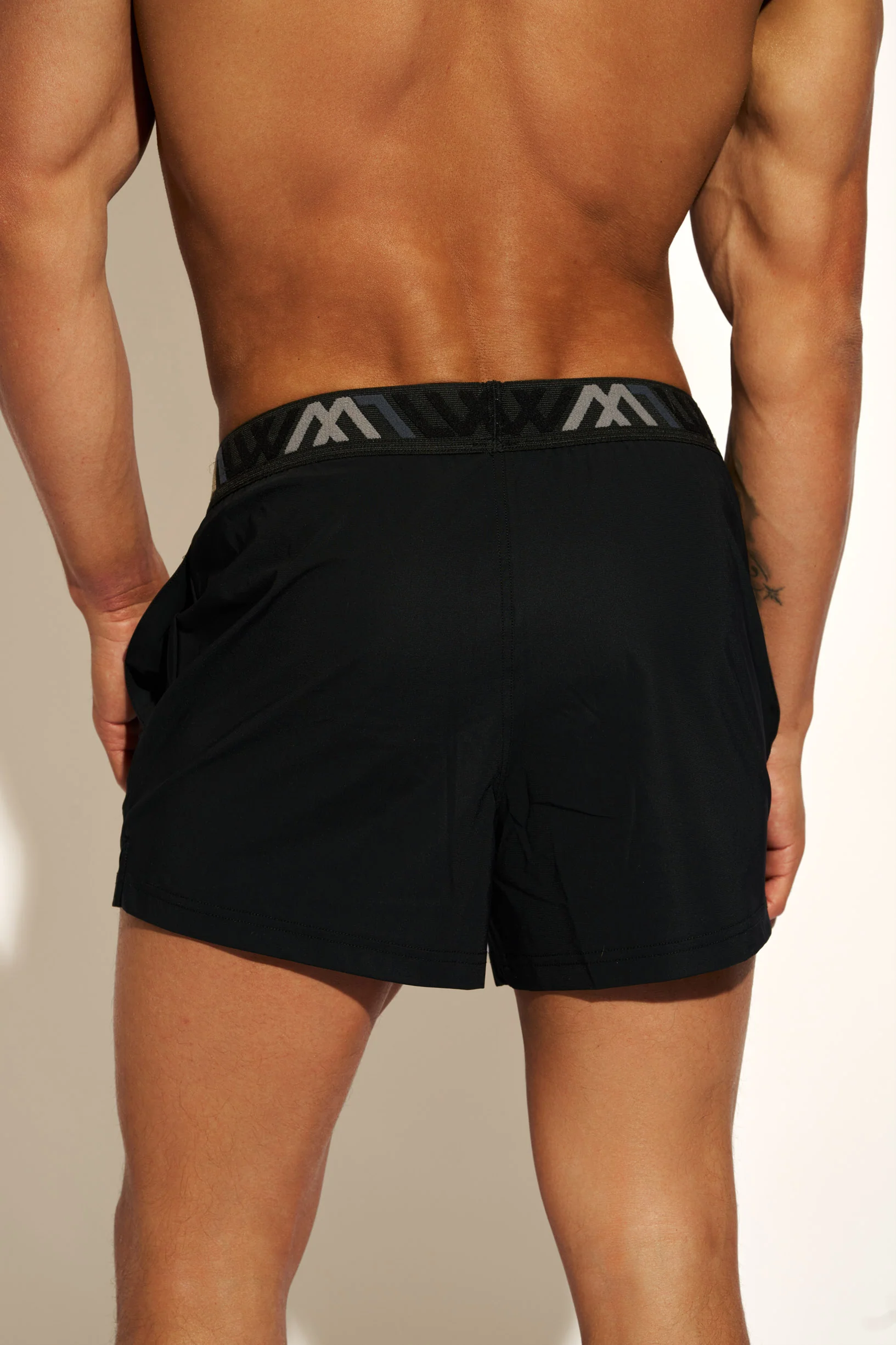 SIGNATURE SWIM SHORT - BLACK - Image 7