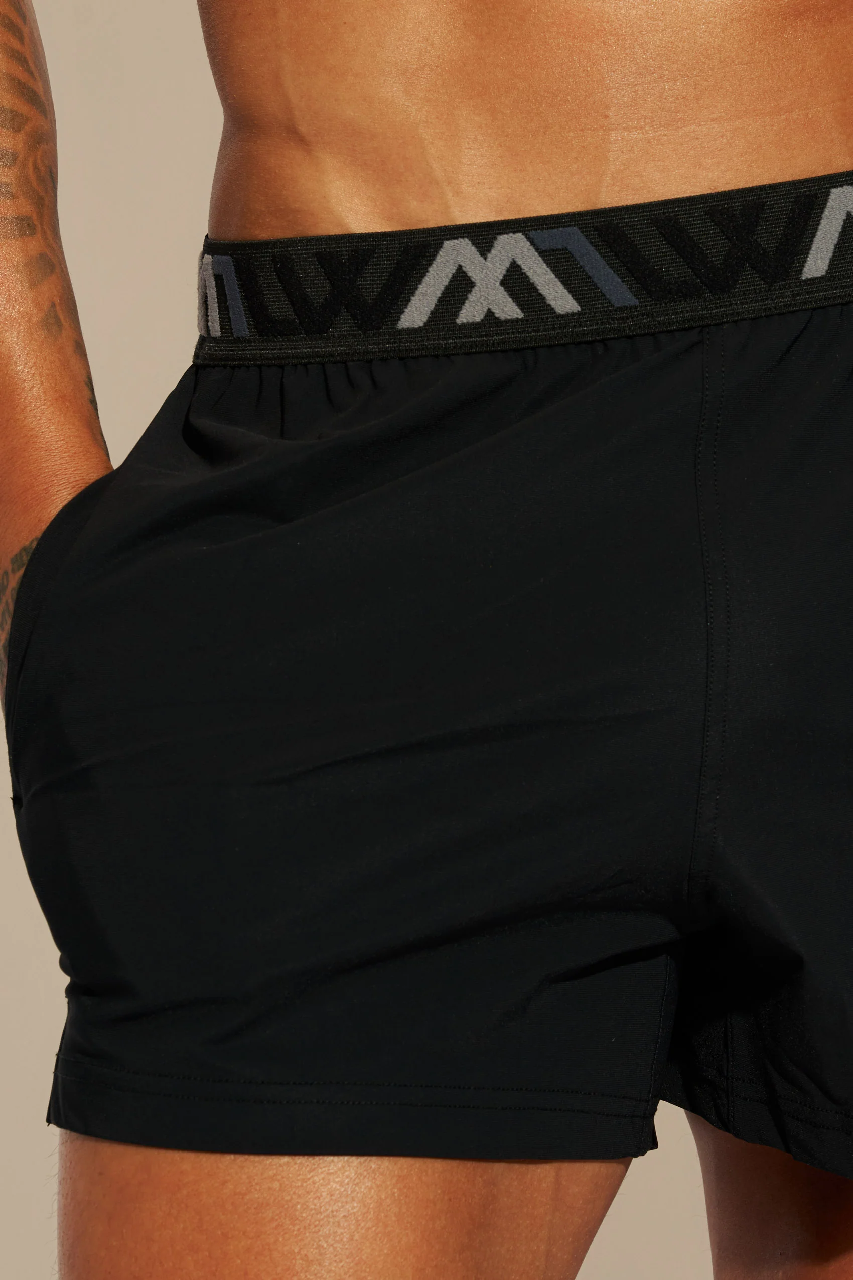 SIGNATURE SWIM SHORT - BLACK - Image 9